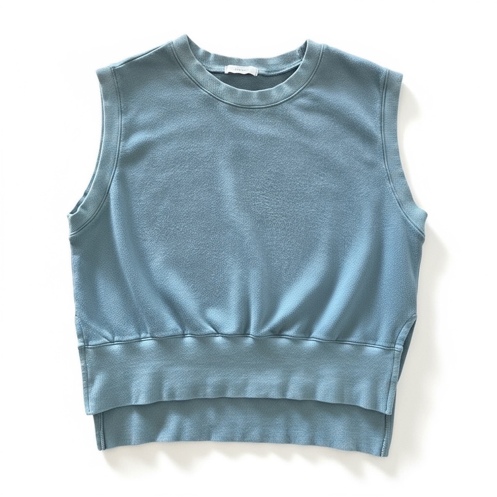 Sleeveless Light Blue Sleeveless Sweater (High Low)